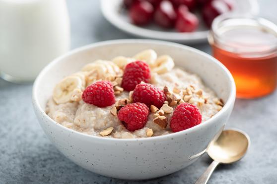 Oatmeal with strawberries